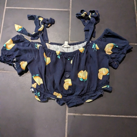 Urban Outfitters Tops - FINAL PRICE Lemon crop top